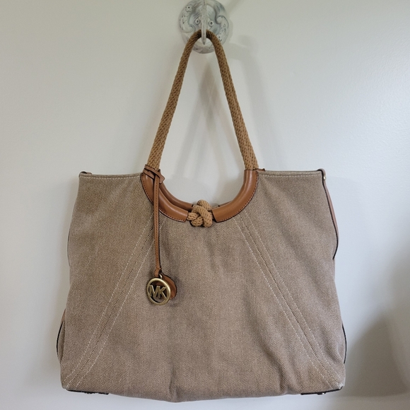 Michael Michael Kors Isla Ring Shoulder Tote - Picture 1 of 14